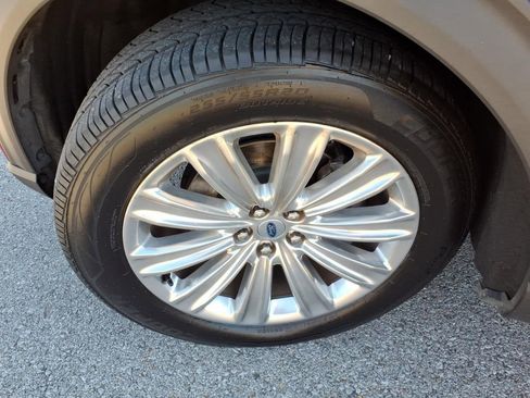 Used 2020 Ford Explorer Limited RWD image 21