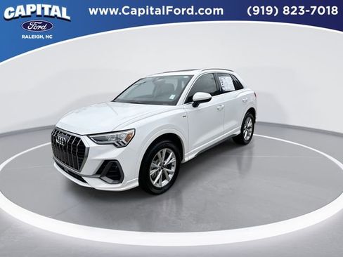 Used 2023 Audi Q3 2.0T Premium image 4