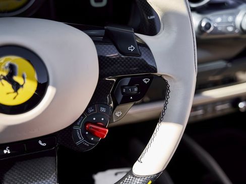 Used 2022 Ferrari F8 Tributo image 57