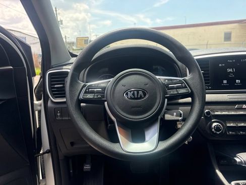 Used 2021 Kia Sportage LX AWD/4WD image 18