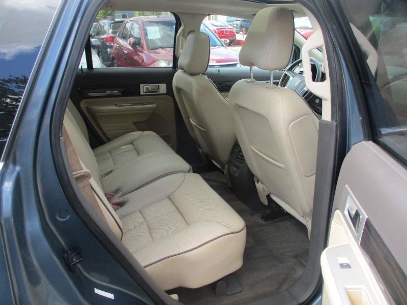 Used 2010 Lincoln MKX AWD image 9