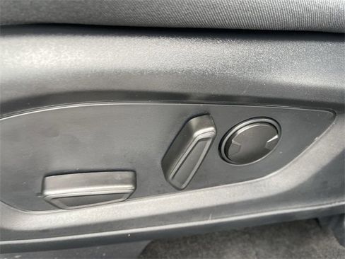 Used 2025 Ford Explorer Active image 12