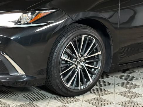 Used 2022 Lexus ES 350 w/ Premium Package FWD image 4