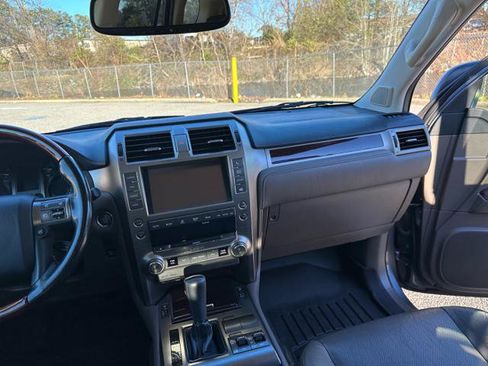 Used 2016 Lexus GX 460 w/ Premium Package AWD/4WD image 14