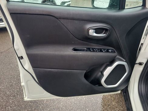 Used 2021 Jeep Renegade Sport FWD image 17