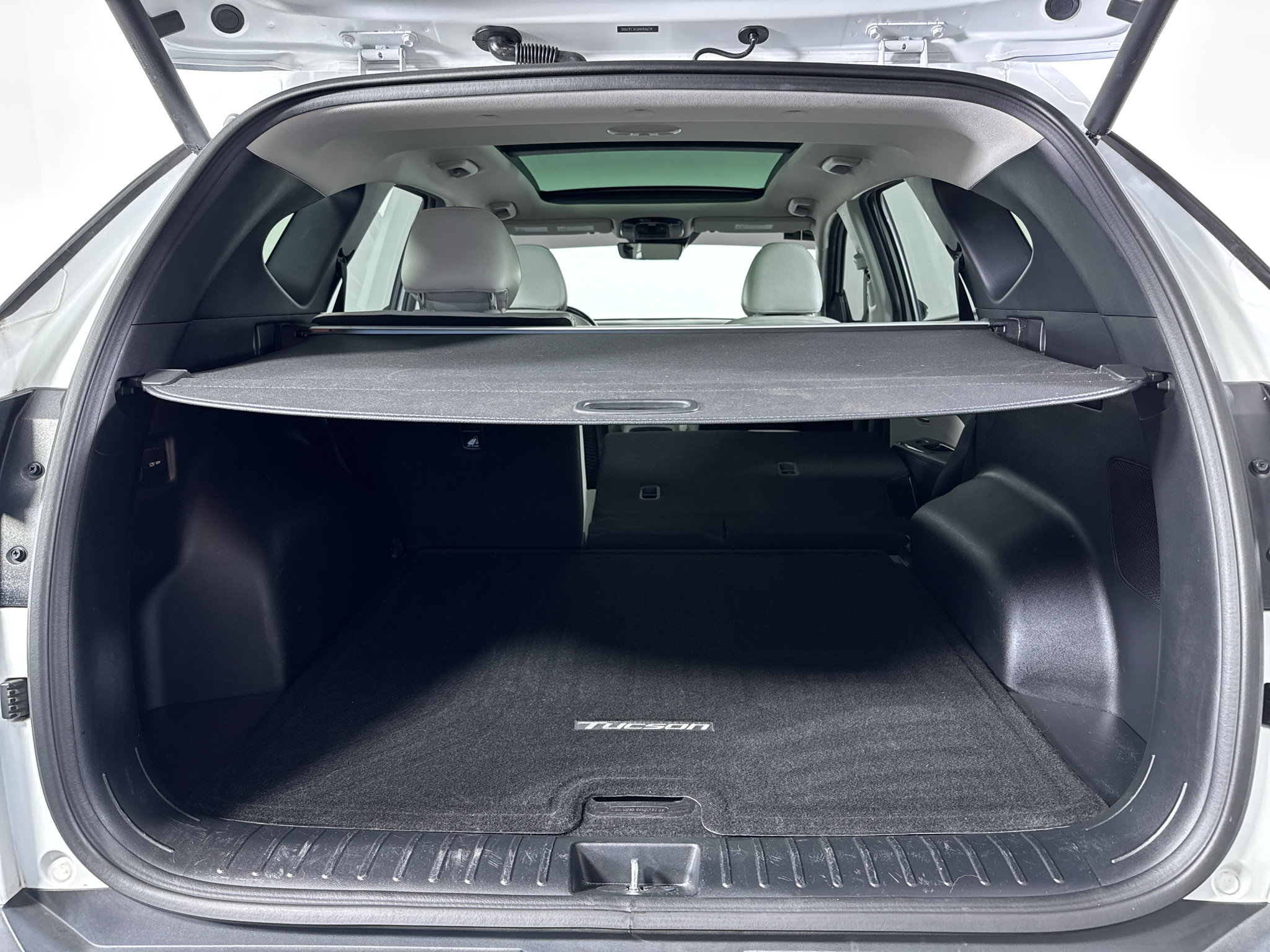 Used 2022 Hyundai Tucson Limited w/ Cargo Package AWD/4WD image 7