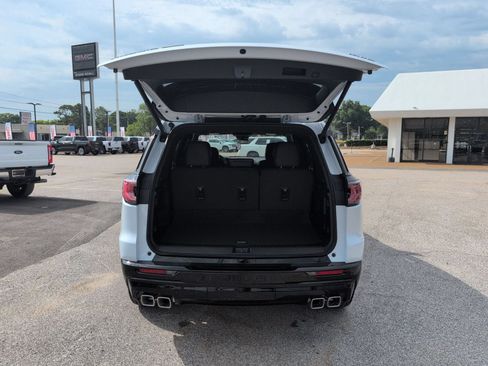 New 2026 GMC Acadia Denali Ultimate AWD/4WD image 4