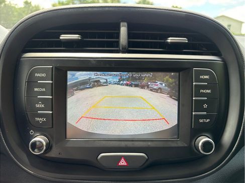 Used 2020 Kia Soul LX FWD image 22