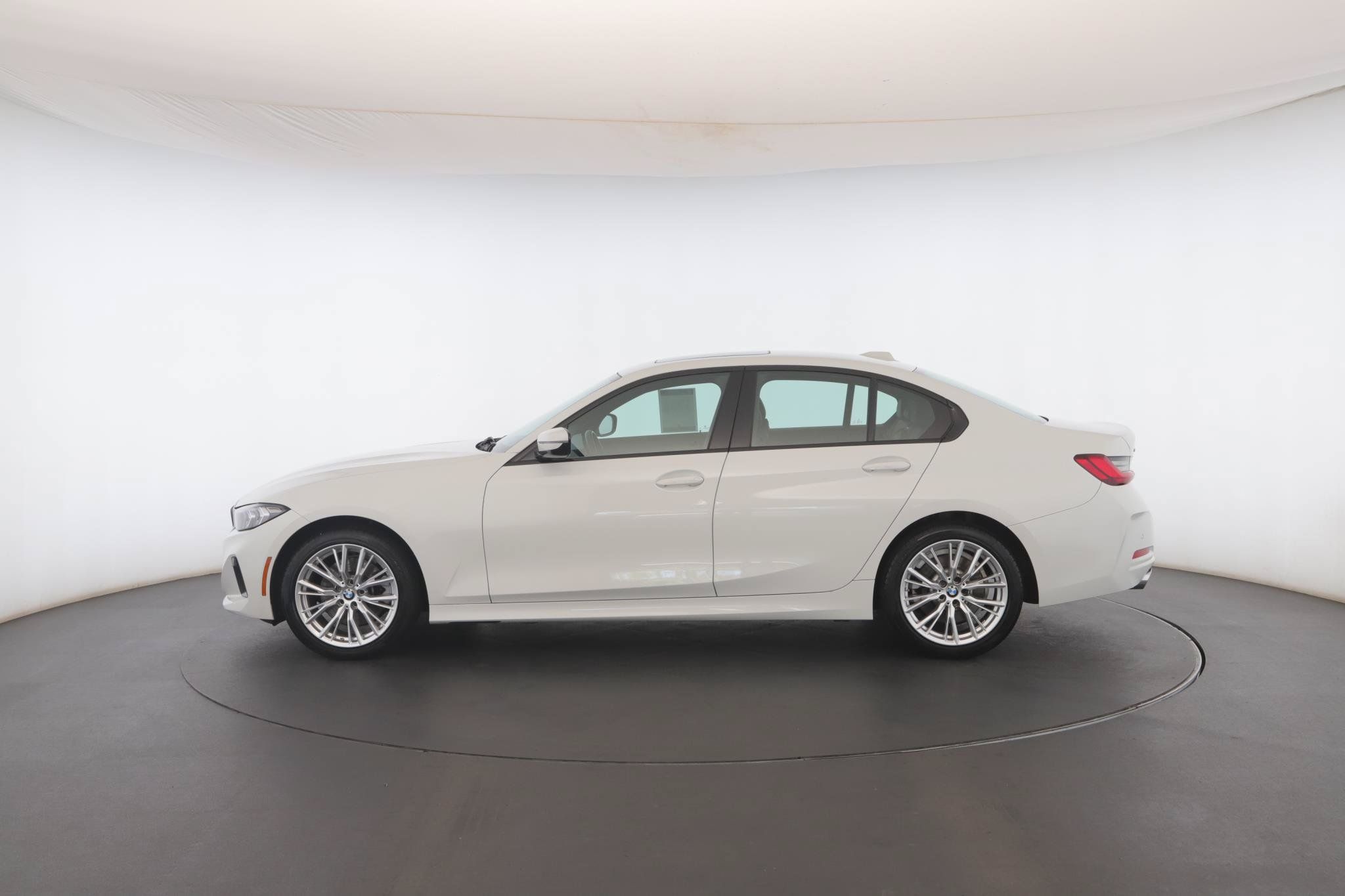 Used 2023 BMW 330i xDrive Sedan w/ Premium Package AWD/4WD image 21