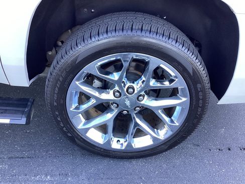 Used 2019 Chevrolet Suburban Premier image 24