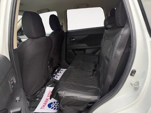 Used 2017 Mitsubishi Outlander ES image 10