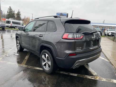 Used 2022 Jeep Cherokee Limited image 3