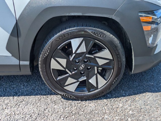 Used 2025 Hyundai Kona SEL FWD image 12