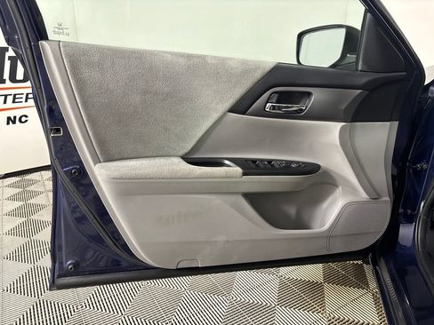 Used 2013 Honda Accord LX image 7
