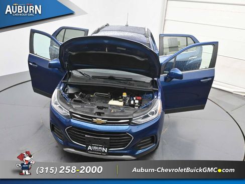 Used 2019 Chevrolet Trax LT w/ LT Convenience Package AWD/4WD image 36