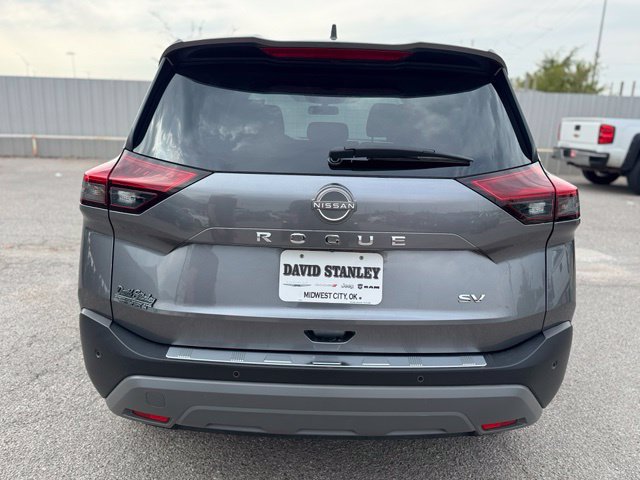 Used 2023 Nissan Rogue SV FWD image 5