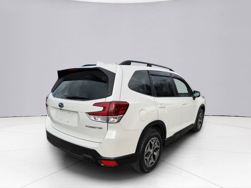 Used 2019 Subaru Forester Premium AWD/4WD image 14