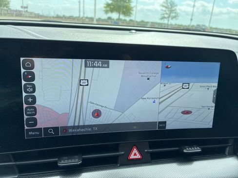 Used 2023 Kia Sportage SX image 16