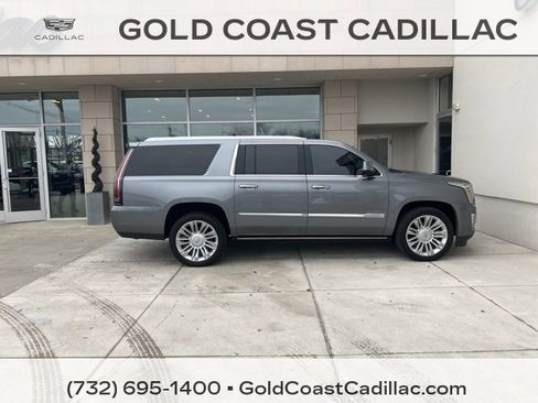 Used 2020 Cadillac Escalade ESV Platinum image 4