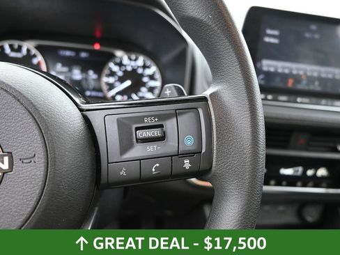 Used 2023 Nissan Rogue SV image 30
