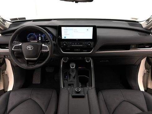 Used 2024 Toyota Grand Highlander Platinum image 23