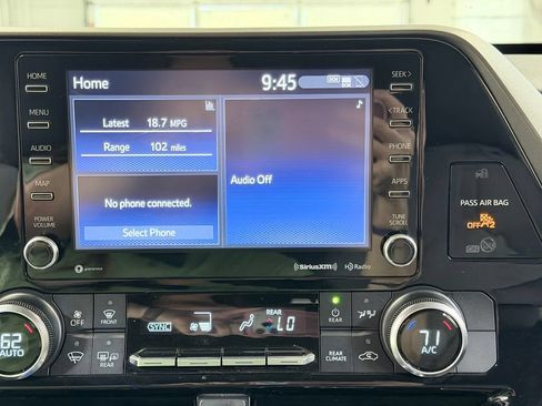 Used 2022 Toyota Highlander LE AWD/4WD image 57