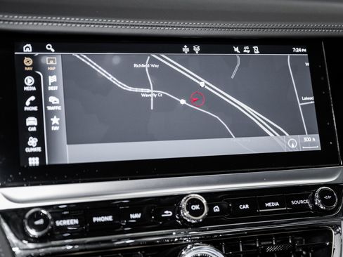 Used 2024 Bentley Flying Spur W12 image 37