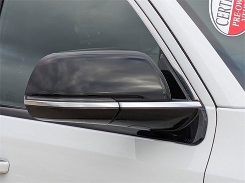 Used 2024 Jeep Wagoneer Series II w/ Flexible Seating Group image 12