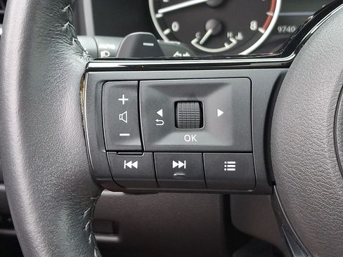Used 2023 Nissan Rogue SL AWD/4WD image 21