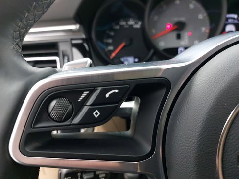 Certified 2021 Porsche Macan S image 19