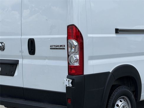 Used 2023 RAM ProMaster 2500 FWD image 10
