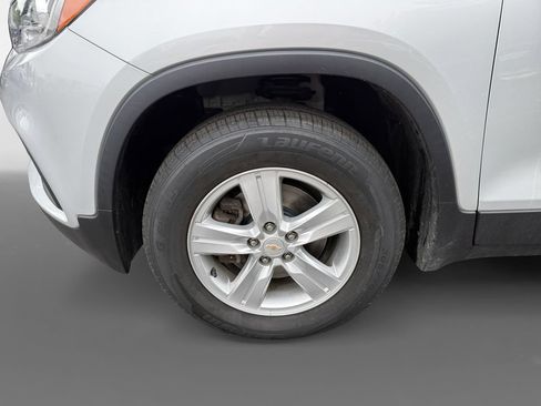 Used 2022 Chevrolet Trax LT w/ Driver Confidence Package AWD/4WD image 14