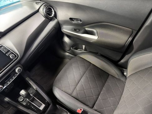 Used 2019 Nissan Kicks SV FWD image 11