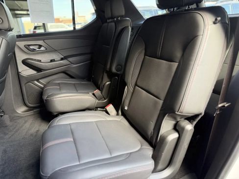 Used 2023 Chevrolet Traverse RS AWD/4WD image 16