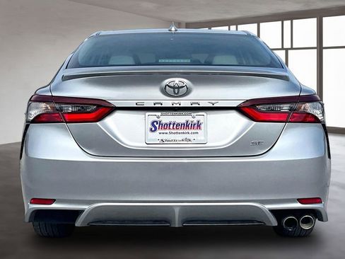 Used 2023 Toyota Camry SE image 5