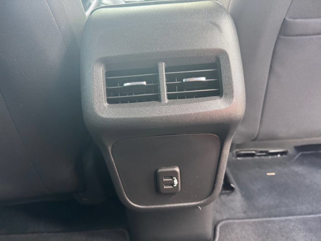 Used 2022 Chevrolet Equinox LS FWD image 28