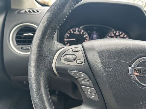 Used 2018 Nissan Pathfinder SV w/ SV All Weather Package image 32