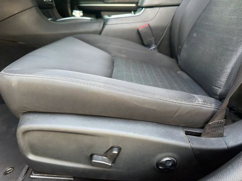 Used 2021 Chrysler 300 Touring w/ Sport Appearance Package image 11