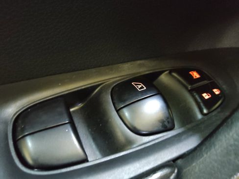 Used 2017 Nissan Rogue SV w/ Midnight Edition AWD/4WD image 27