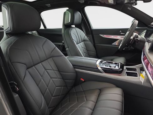 New 2026 BMW 740i xDrive w/ Executive Package image 10