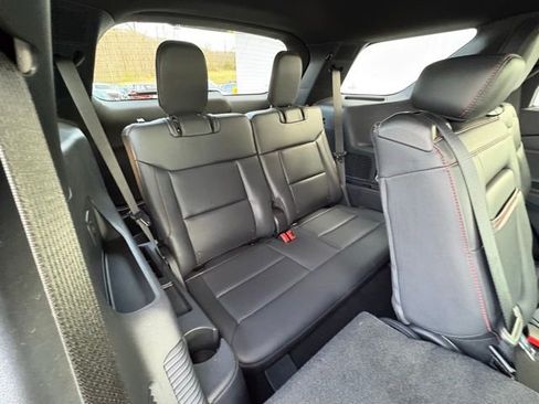 Used 2025 Ford Explorer ST-Line w/ Premium Package image 33