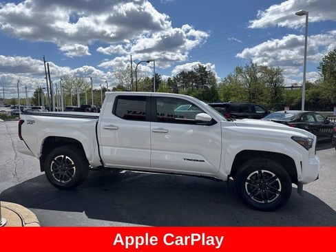 Certified 2024 Toyota Tacoma TRD Sport w/ TRD Sport Upgrade Package AWD/4WD image 10