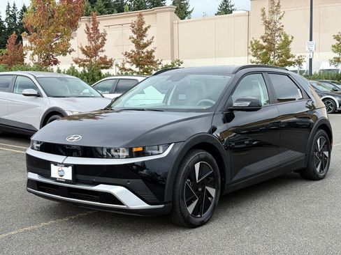 New 2025 Hyundai Ioniq 5 SEL image 3