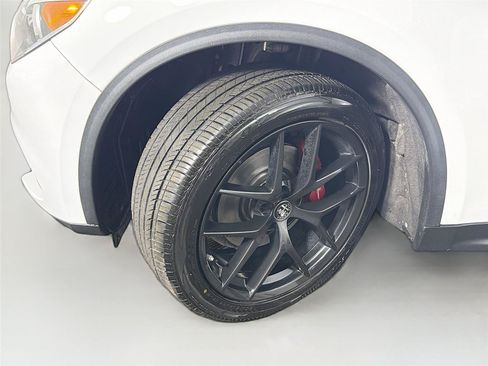 Used 2019 Alfa Romeo Stelvio AWD w/ Nero Edizione image 37