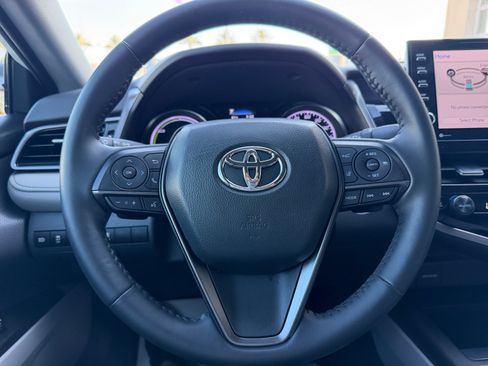 Used 2023 Toyota Camry SE w/ Audio Upgrade Package FWD image 9