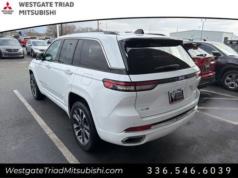 Used 2023 Jeep Grand Cherokee Overland AWD/4WD image 7