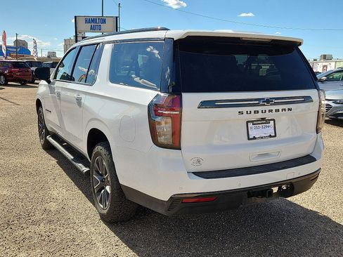 Used 2021 Chevrolet Suburban Z71 w/ Luxury Package image 3