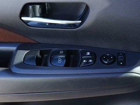 Used 2023 Nissan Kicks SR image 40