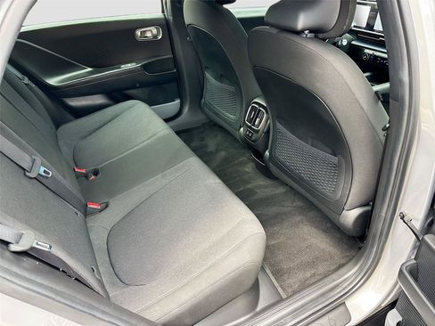 Used 2024 Hyundai Ioniq 6 SE RWD image 27