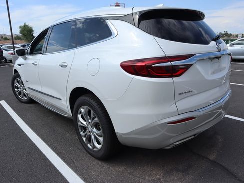 Used 2018 Buick Enclave Avenir w/ Avenir Technology Package FWD image 2